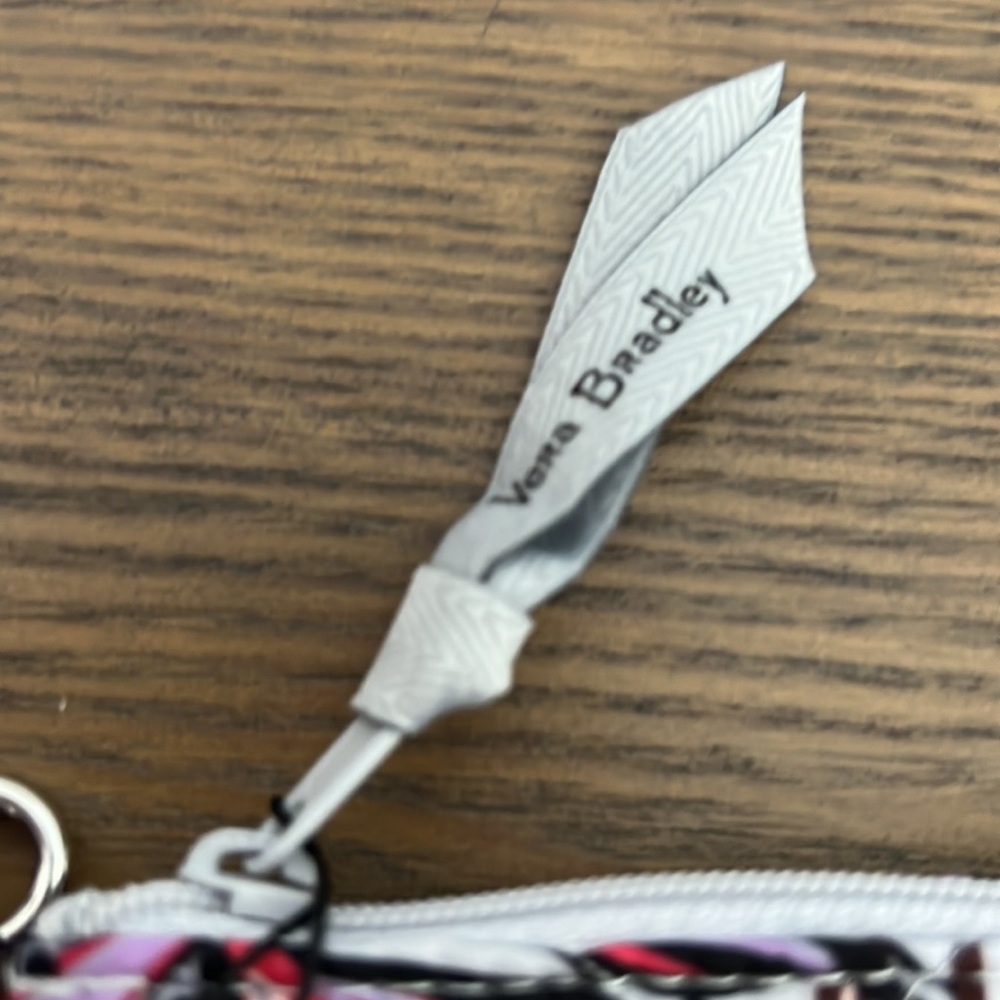 NEW Vera Bradley Ultralight Zip ID & Lanyard in Sun Washed Tropical Pattern - Picture 3 of 14